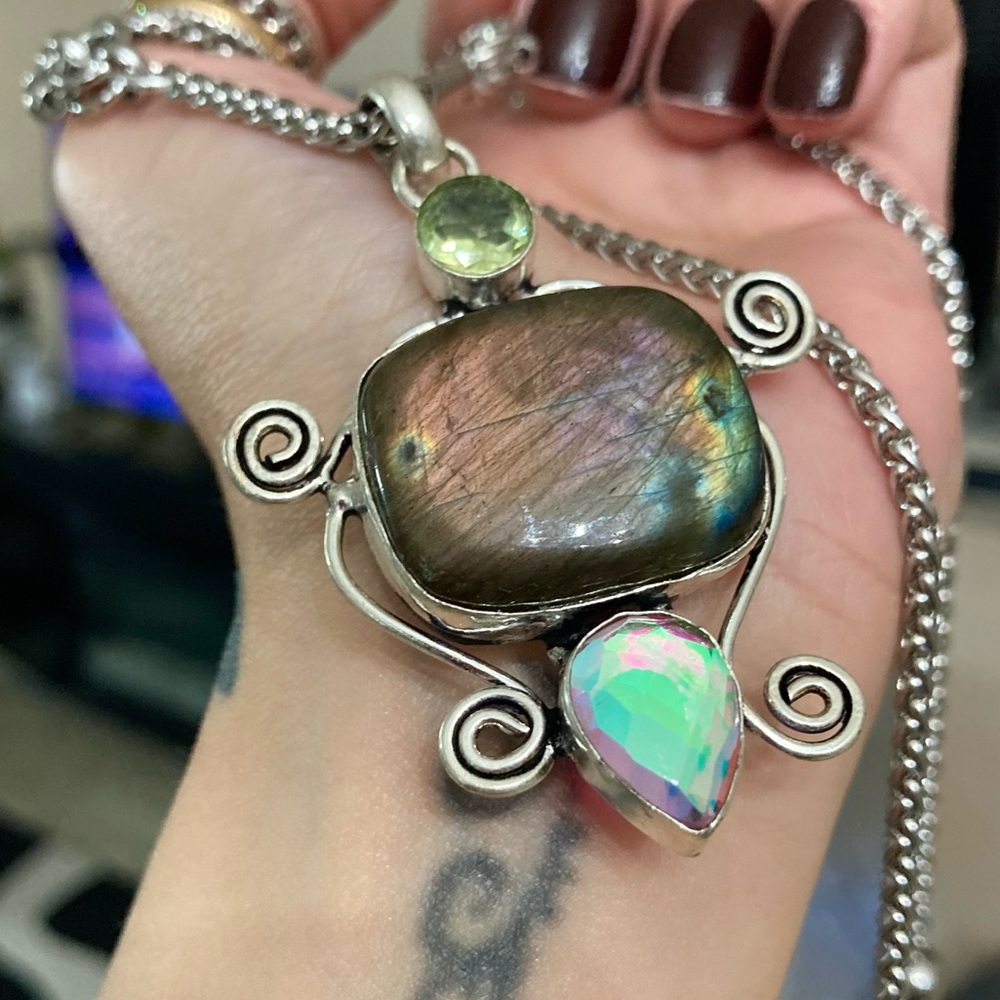 Flash iridescent grey green labradorite yellow citrine iridescent stone necklace